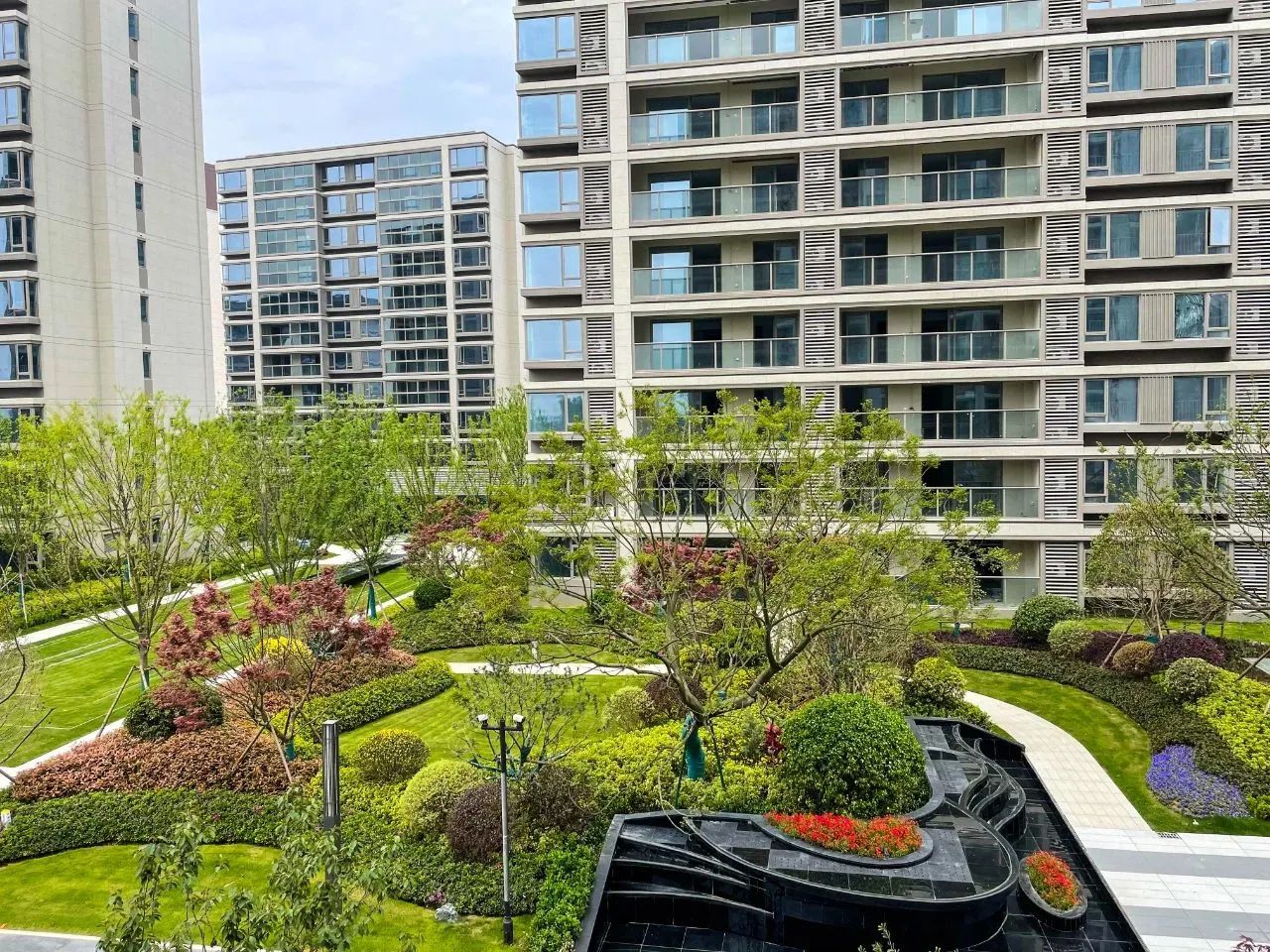 1681971551704458APhP.jpg aa5e93a52ea516f4758f54714b790536.jpg